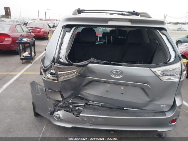 Photo 5 VIN: 5TDXK3DC7GS726279 - TOYOTA SIENNA 