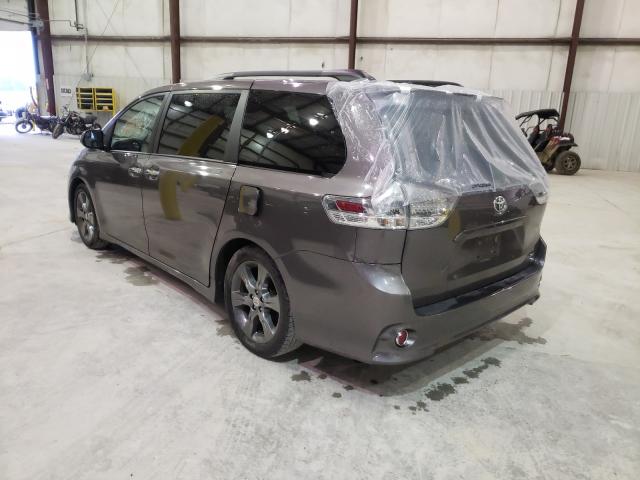 Photo 2 VIN: 5TDXK3DC7GS734933 - TOYOTA SIENNA SE 