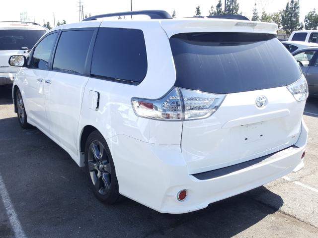 Photo 2 VIN: 5TDXK3DC7GS735936 - TOYOTA SIENNA SE 