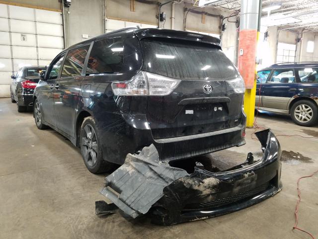 Photo 2 VIN: 5TDXK3DC7GS747665 - TOYOTA SIENNA SE 