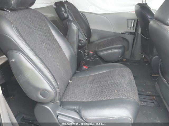 Photo 7 VIN: 5TDXK3DC8BS069758 - TOYOTA SIENNA 