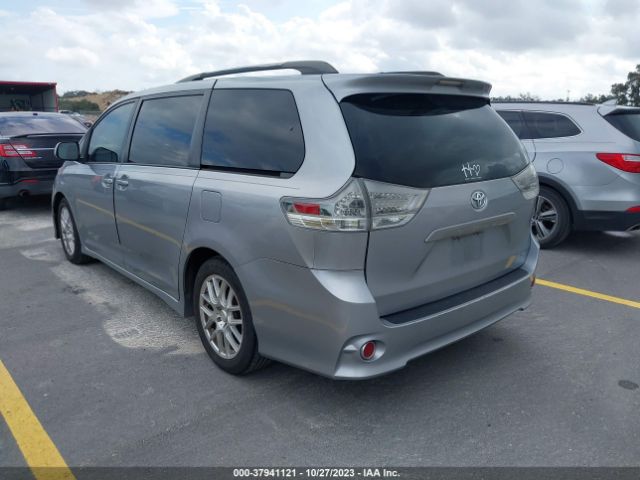 Photo 2 VIN: 5TDXK3DC8BS131434 - TOYOTA SIENNA 