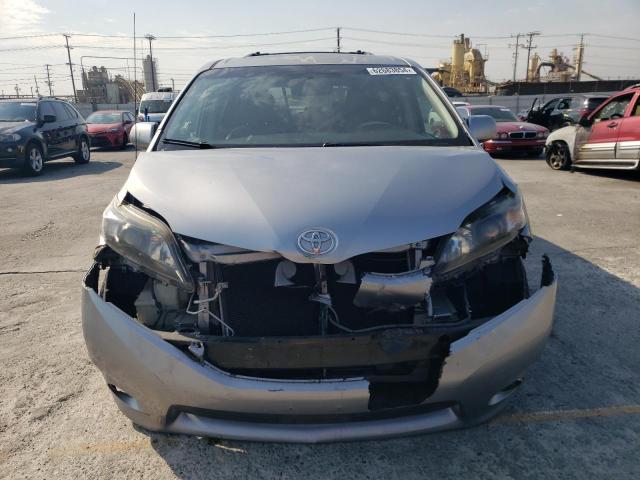 Photo 4 VIN: 5TDXK3DC8DS316327 - TOYOTA SIENNA SPO 