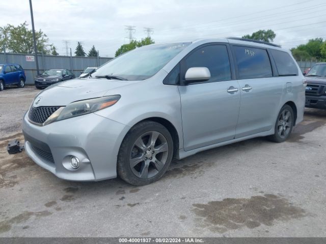 Photo 1 VIN: 5TDXK3DC8FS640395 - TOYOTA SIENNA 