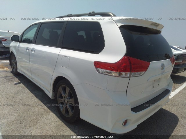 Photo 2 VIN: 5TDXK3DC8FS683604 - TOYOTA SIENNA 