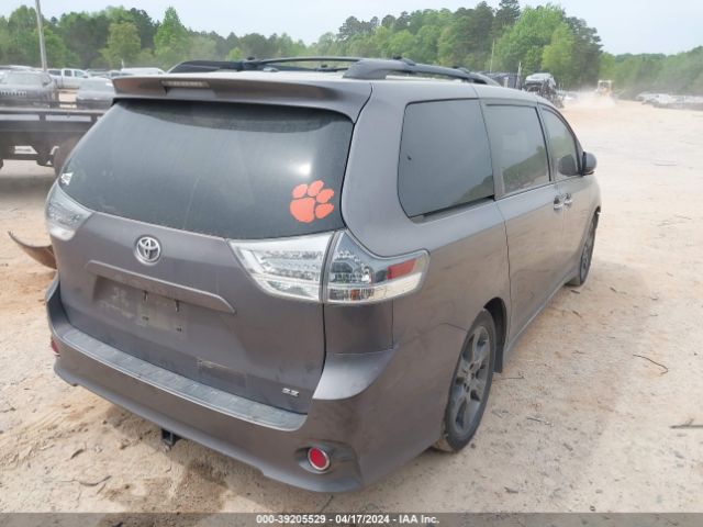 Photo 3 VIN: 5TDXK3DC8G5754785 - TOYOTA SIENNA 