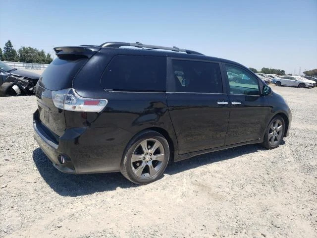 Photo 2 VIN: 5TDXK3DC8GS698394 - TOYOTA SIENNA SE 