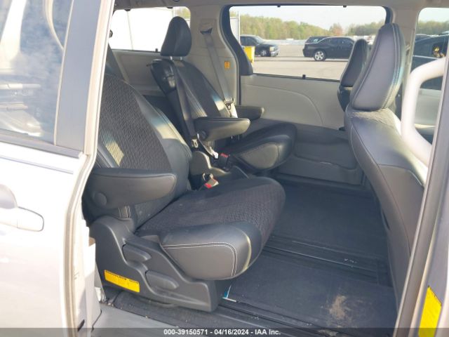 Photo 7 VIN: 5TDXK3DC9CS190963 - TOYOTA SIENNA 