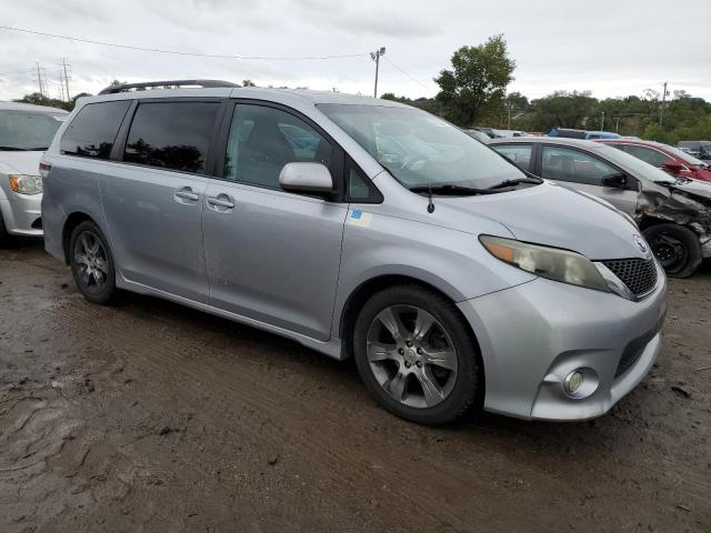 Photo 3 VIN: 5TDXK3DC9CS220592 - TOYOTA SIENNA SPO 