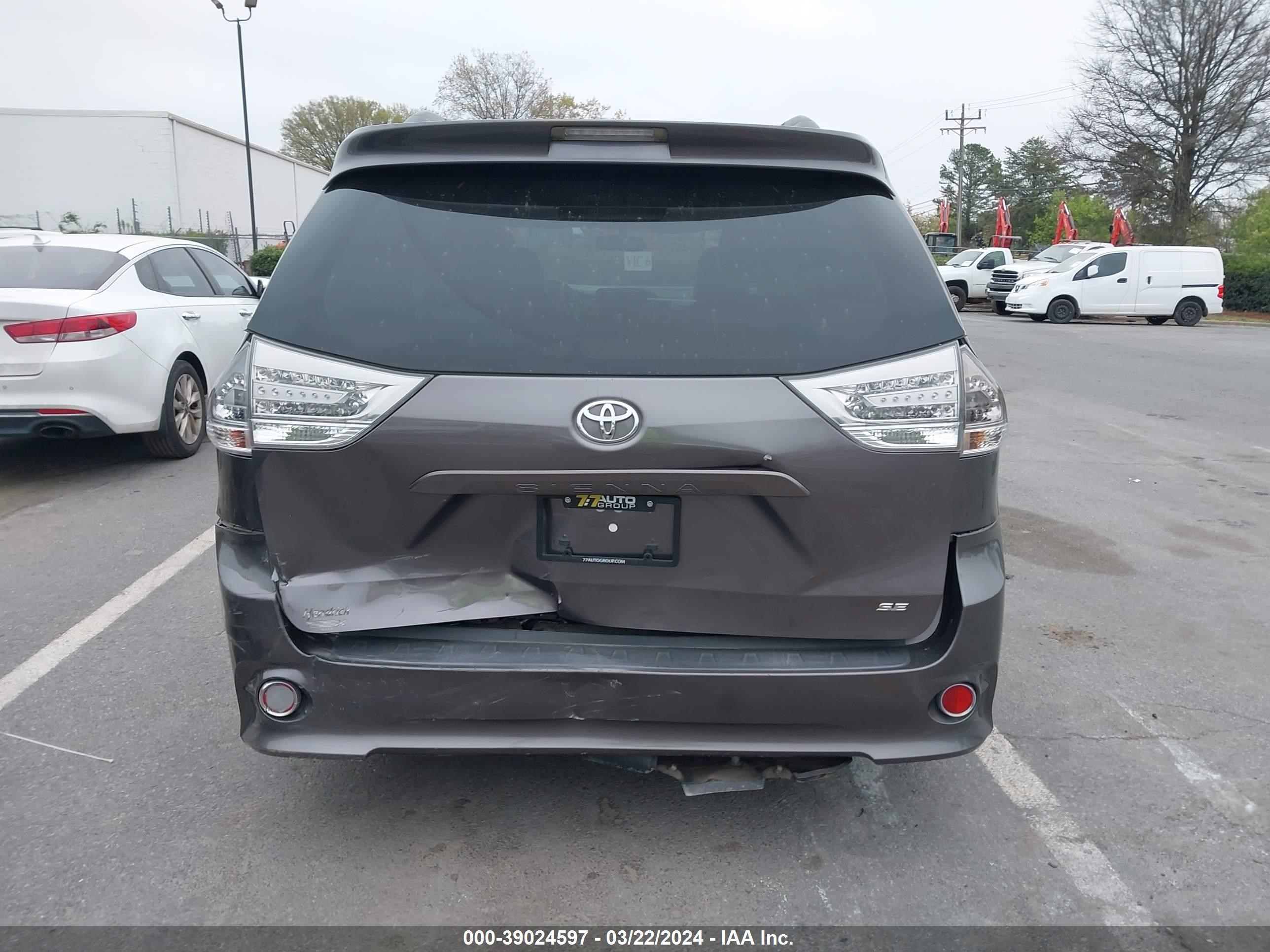 Photo 15 VIN: 5TDXK3DC9DS281359 - TOYOTA SIENNA 