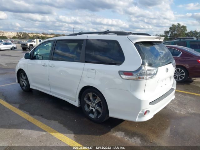 Photo 2 VIN: 5TDXK3DC9FS552469 - TOYOTA SIENNA 