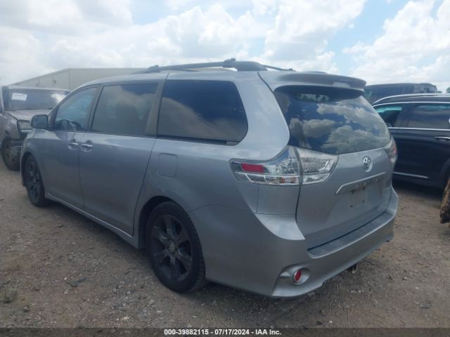 Photo 2 VIN: 5TDXK3DC9FS580840 - TOYOTA SIENNA 