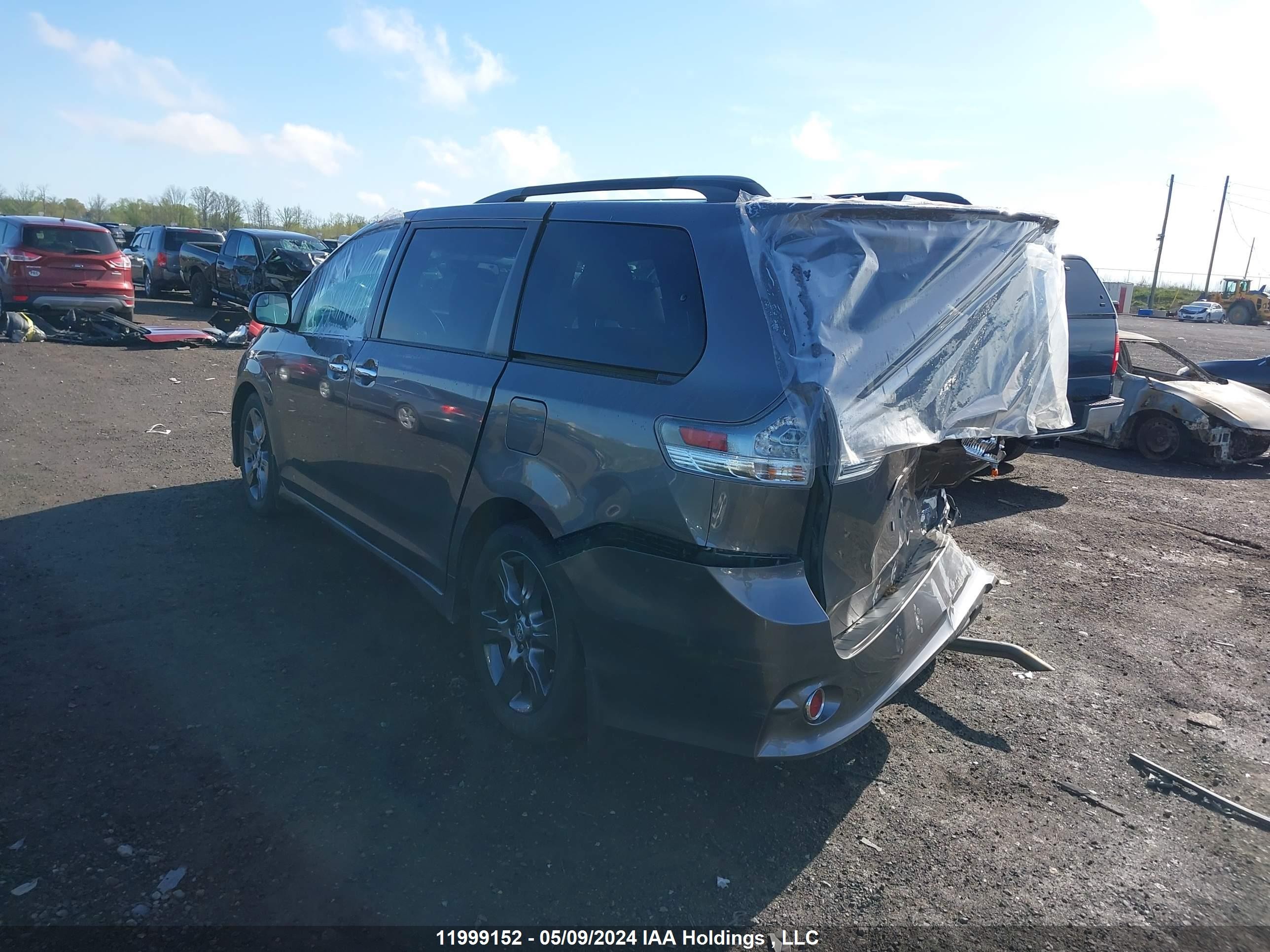 Photo 2 VIN: 5TDXK3DC9FS622293 - TOYOTA SIENNA 