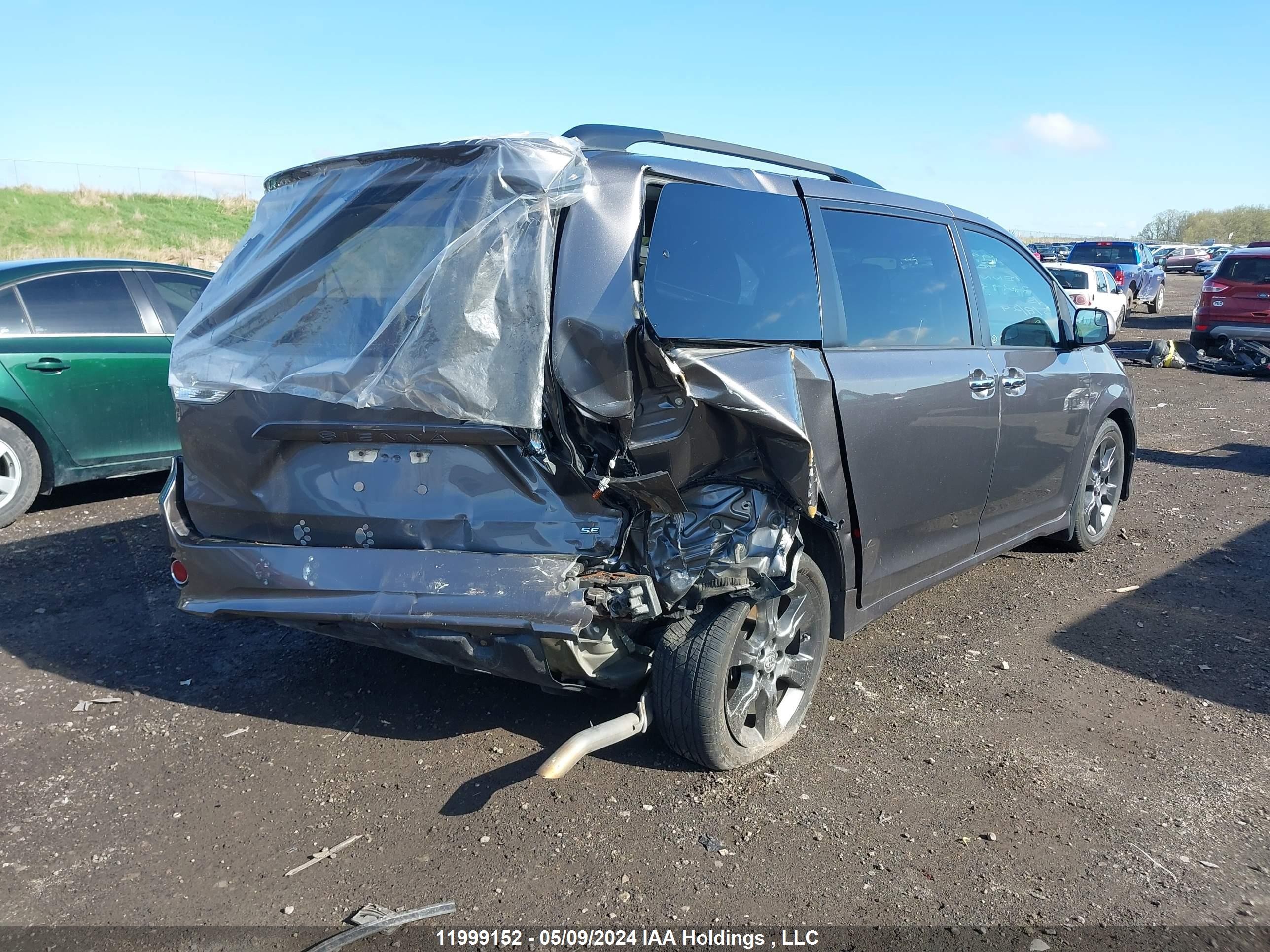 Photo 5 VIN: 5TDXK3DC9FS622293 - TOYOTA SIENNA 