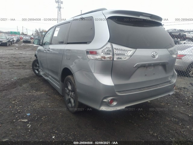 Photo 2 VIN: 5TDXK3DC9GS760806 - TOYOTA SIENNA 