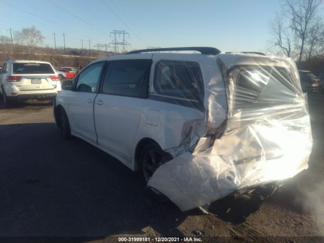 Photo 2 VIN: 5TDXK3DCXBS047941 - TOYOTA SIENNA 