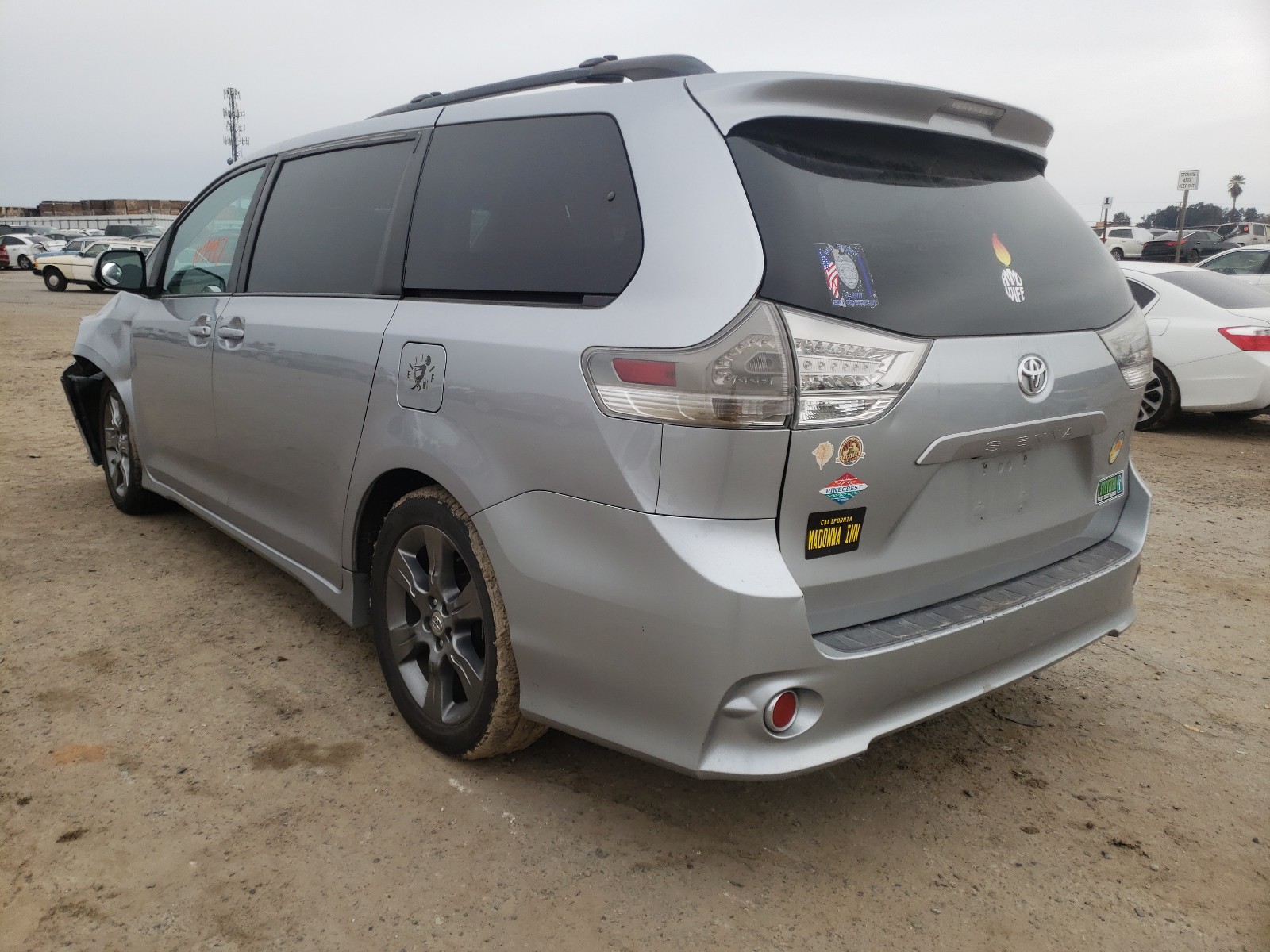 Photo 2 VIN: 5TDXK3DCXBS137171 - TOYOTA SIENNA 