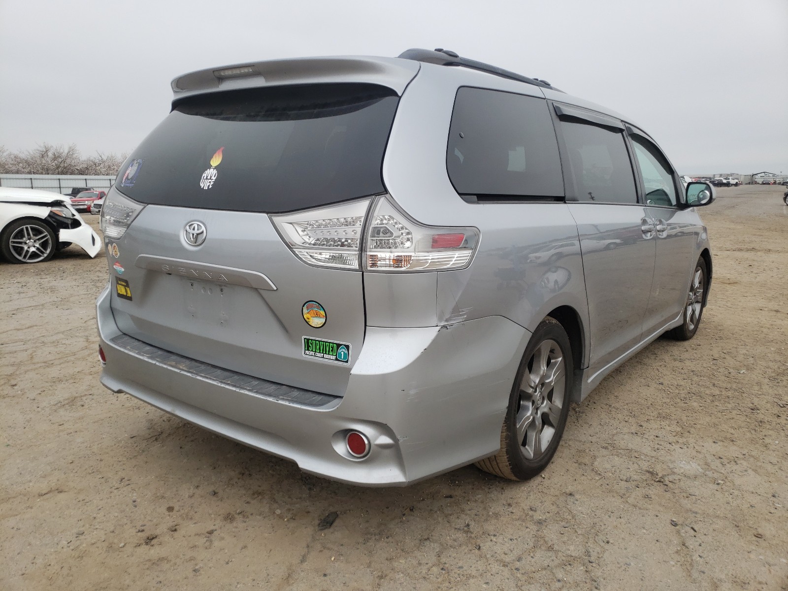 Photo 3 VIN: 5TDXK3DCXBS137171 - TOYOTA SIENNA 