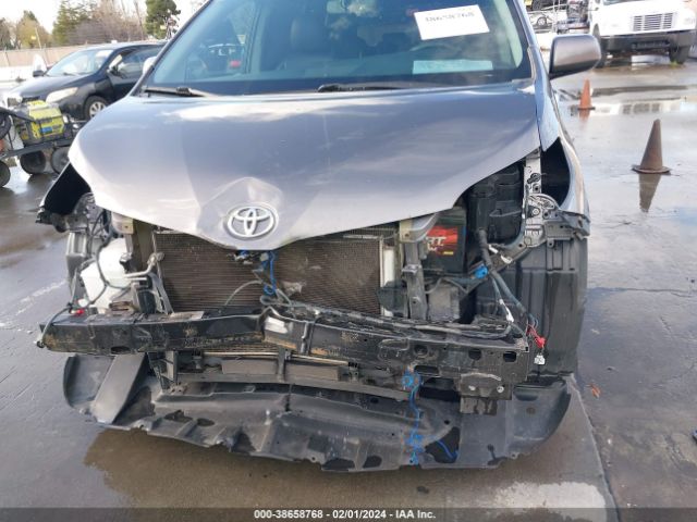 Photo 5 VIN: 5TDXK3DCXFS531257 - TOYOTA SIENNA 