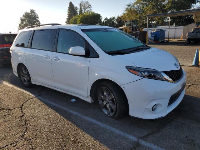 Photo 3 VIN: 5TDXK3DCXGS764461 - TOYOTA SIENNA SE 