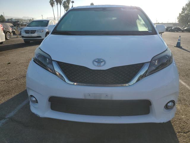 Photo 4 VIN: 5TDXK3DCXGS764461 - TOYOTA SIENNA SE 