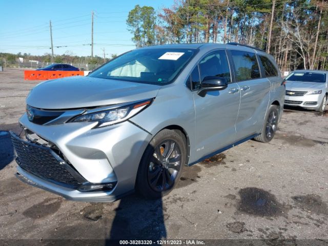 Photo 1 VIN: 5TDXRKEC0MS059815 - TOYOTA SIENNA 