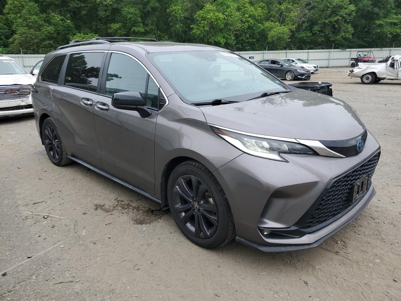 Photo 3 VIN: 5TDXRKEC1NS106769 - TOYOTA SIENNA 