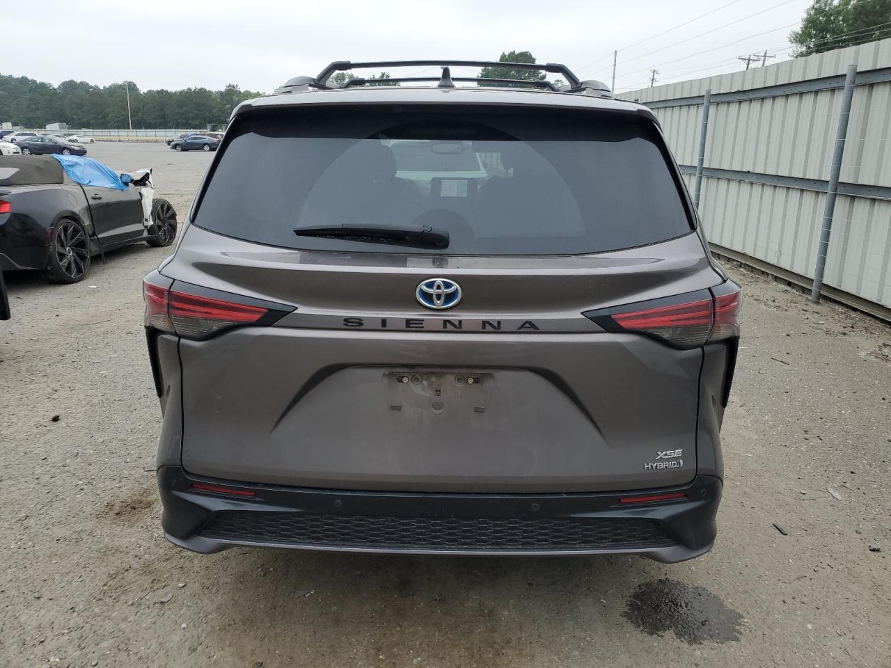 Photo 5 VIN: 5TDXRKEC1NS106769 - TOYOTA SIENNA 