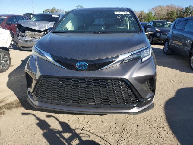 Photo 4 VIN: 5TDXRKEC2NS121622 - TOYOTA SIENNA XSE 