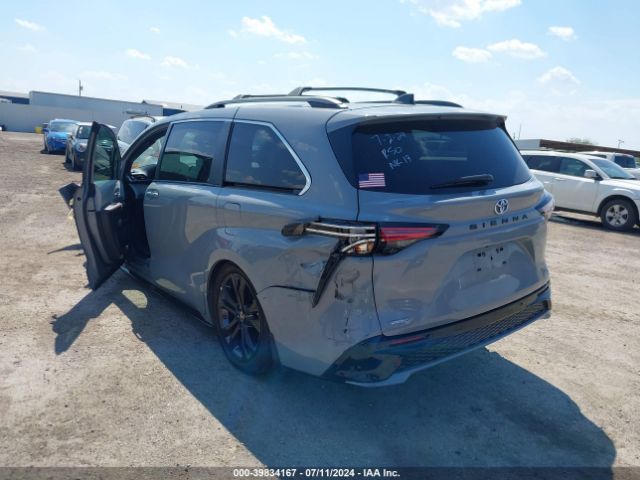 Photo 2 VIN: 5TDXRKEC3PS146211 - TOYOTA SIENNA 