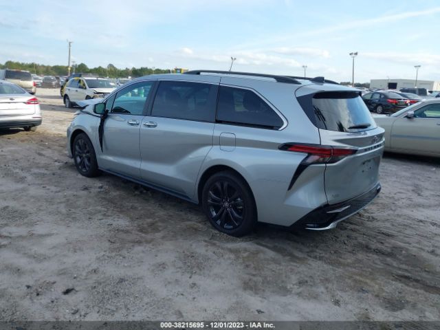 Photo 2 VIN: 5TDXRKEC5PS141365 - TOYOTA SIENNA 