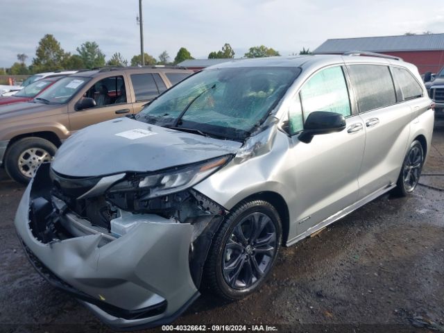 Photo 1 VIN: 5TDXRKEC6MS037169 - TOYOTA SIENNA 