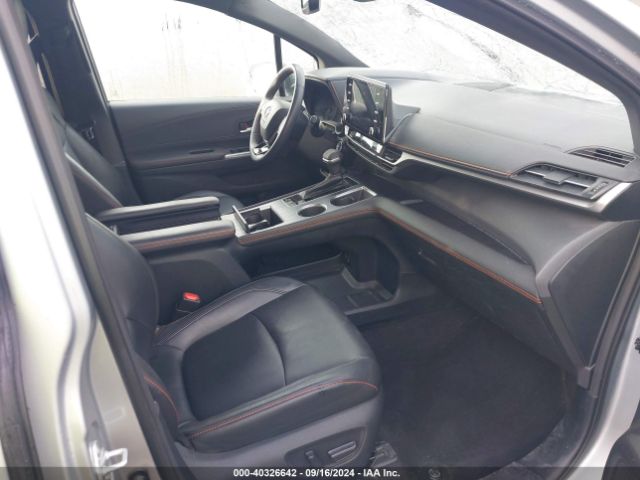 Photo 4 VIN: 5TDXRKEC6MS037169 - TOYOTA SIENNA 