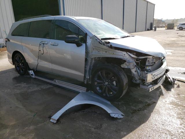 Photo 3 VIN: 5TDXRKEC6NS130758 - TOYOTA SIENNA 