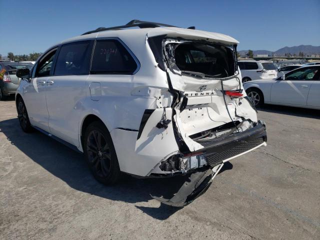 Photo 2 VIN: 5TDXRKEC8MS013830 - TOYOTA SIENNA XSE 