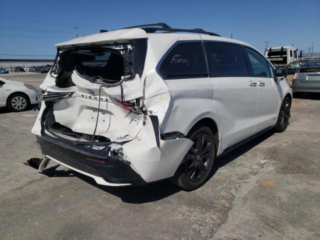 Photo 3 VIN: 5TDXRKEC8MS013830 - TOYOTA SIENNA XSE 