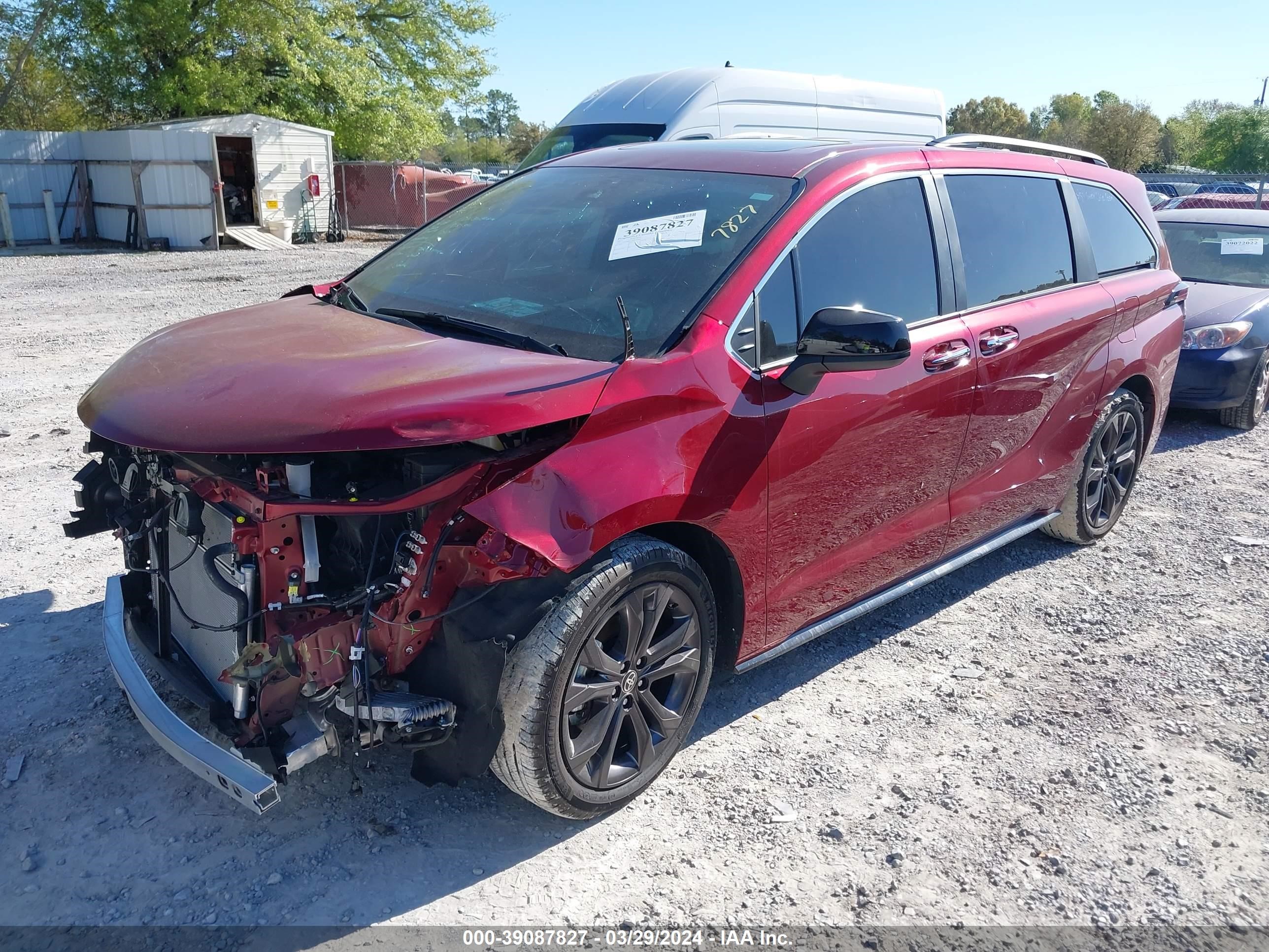 Photo 1 VIN: 5TDXRKEC8PS142431 - TOYOTA SIENNA 