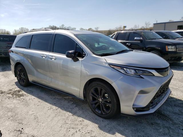 Photo 3 VIN: 5TDXRKECXNS132397 - TOYOTA SIENNA 