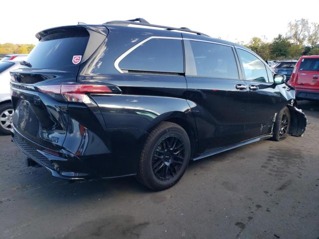 Photo 2 VIN: 5TDXSKFC0MS008298 - TOYOTA SIENNA XSE 