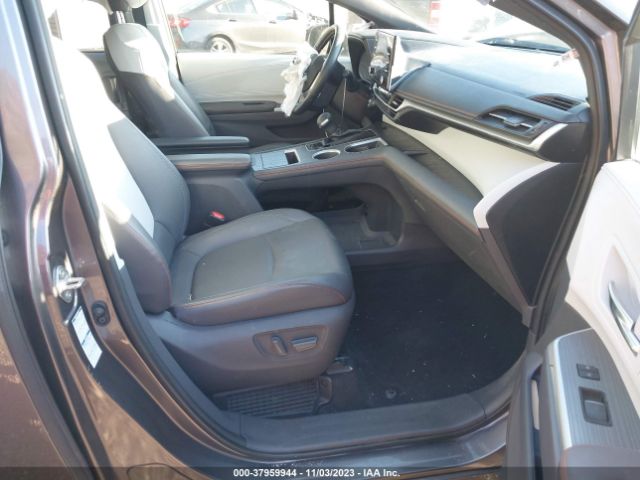 Photo 4 VIN: 5TDXSKFC1MS002042 - TOYOTA SIENNA 