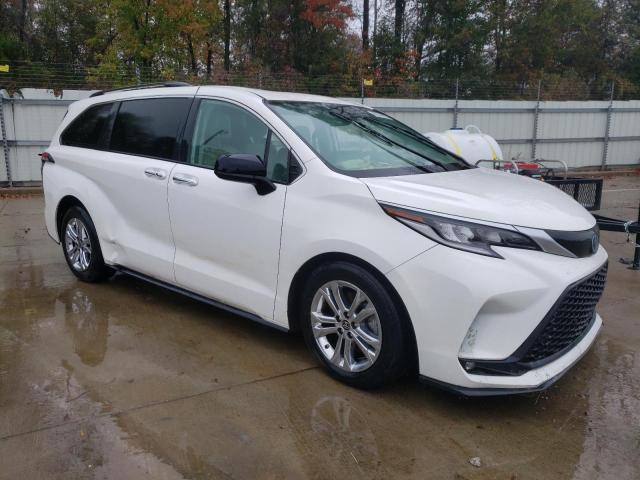 Photo 3 VIN: 5TDXSKFC7NS048878 - TOYOTA SIENNA XSE 