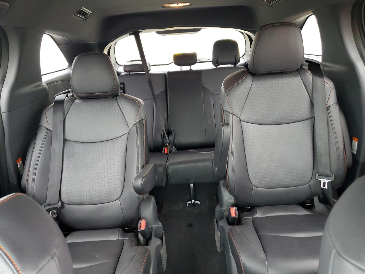 Photo 9 VIN: 5TDXSKFC8PS101106 - TOYOTA SIENNA 