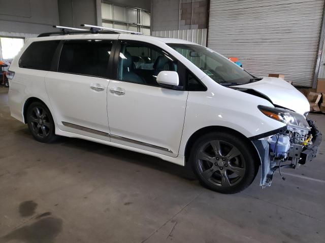 Photo 3 VIN: 5TDXZ3DC0HS771254 - TOYOTA SIENNA SE 