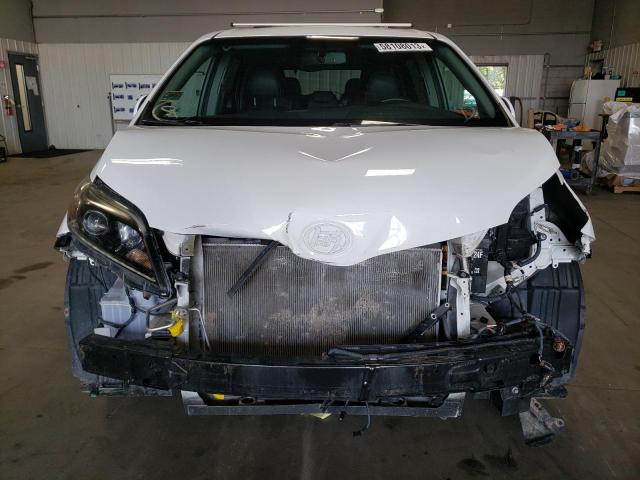 Photo 4 VIN: 5TDXZ3DC0HS771254 - TOYOTA SIENNA SE 