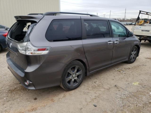 Photo 2 VIN: 5TDXZ3DC0HS773229 - TOYOTA SIENNA SE 