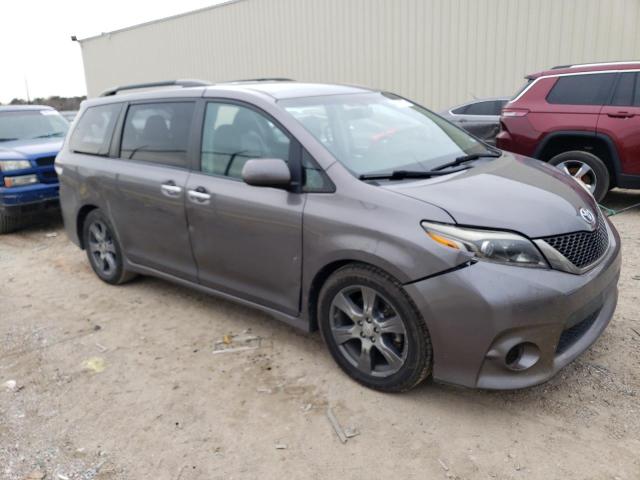 Photo 3 VIN: 5TDXZ3DC0HS773229 - TOYOTA SIENNA SE 