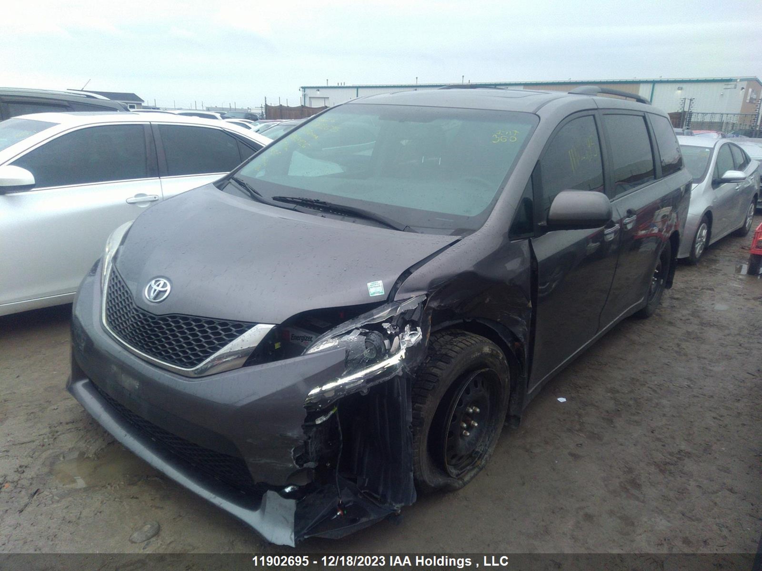 Photo 1 VIN: 5TDXZ3DC0HS803426 - TOYOTA SIENNA 