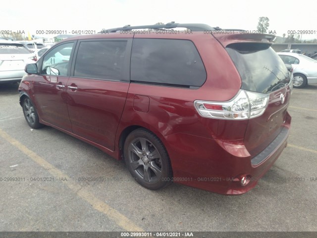 Photo 2 VIN: 5TDXZ3DC0HS812188 - TOYOTA SIENNA 