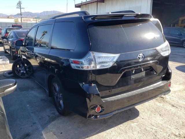 Photo 2 VIN: 5TDXZ3DC0HS832554 - TOYOTA SIENNA SE 