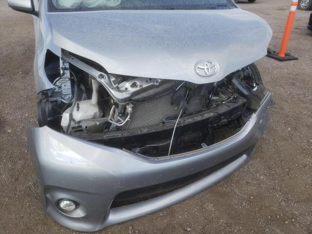 Photo 8 VIN: 5TDXZ3DC0HS864159 - TOYOTA SIENNA SE 